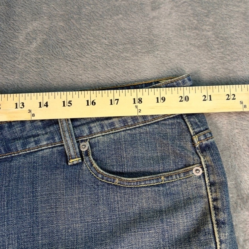 Levi's 590 Bootcut Jeans Women's 18W Blue Medium Wash Stretch Denim Western - Picture 10 of 13